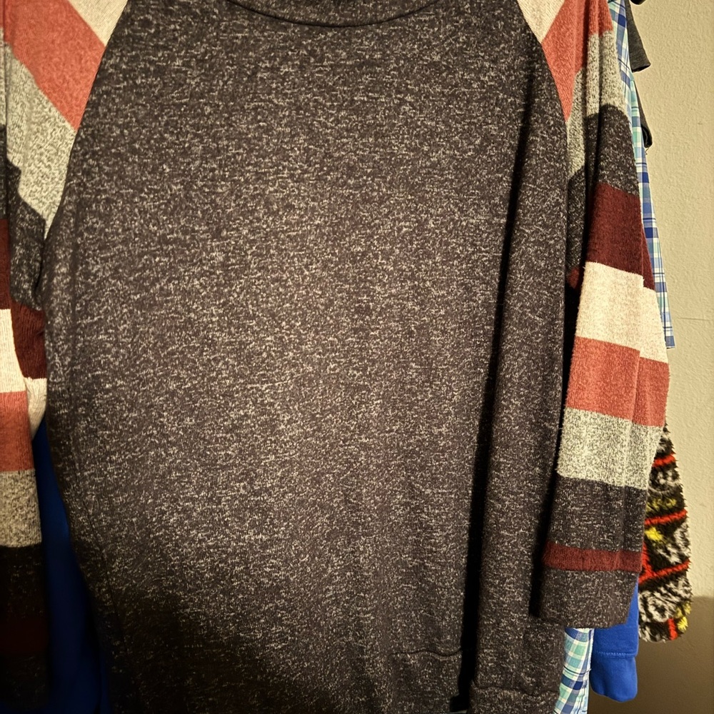 Women’s Market & Spruce Gray and Multicolor Sweater